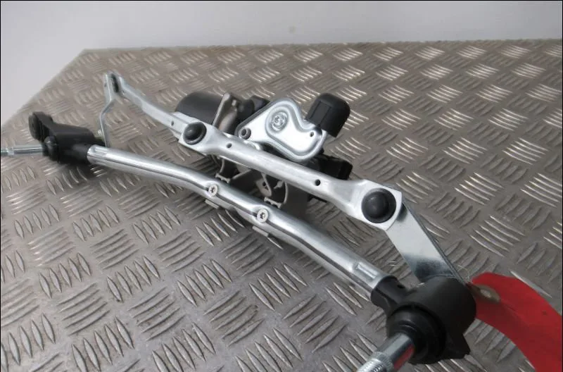 Moteur essuie-glace avant Renault CLIO III Grandtour (KR0-1_) 1.5 dci (kr0g) (2007-2012) occasion