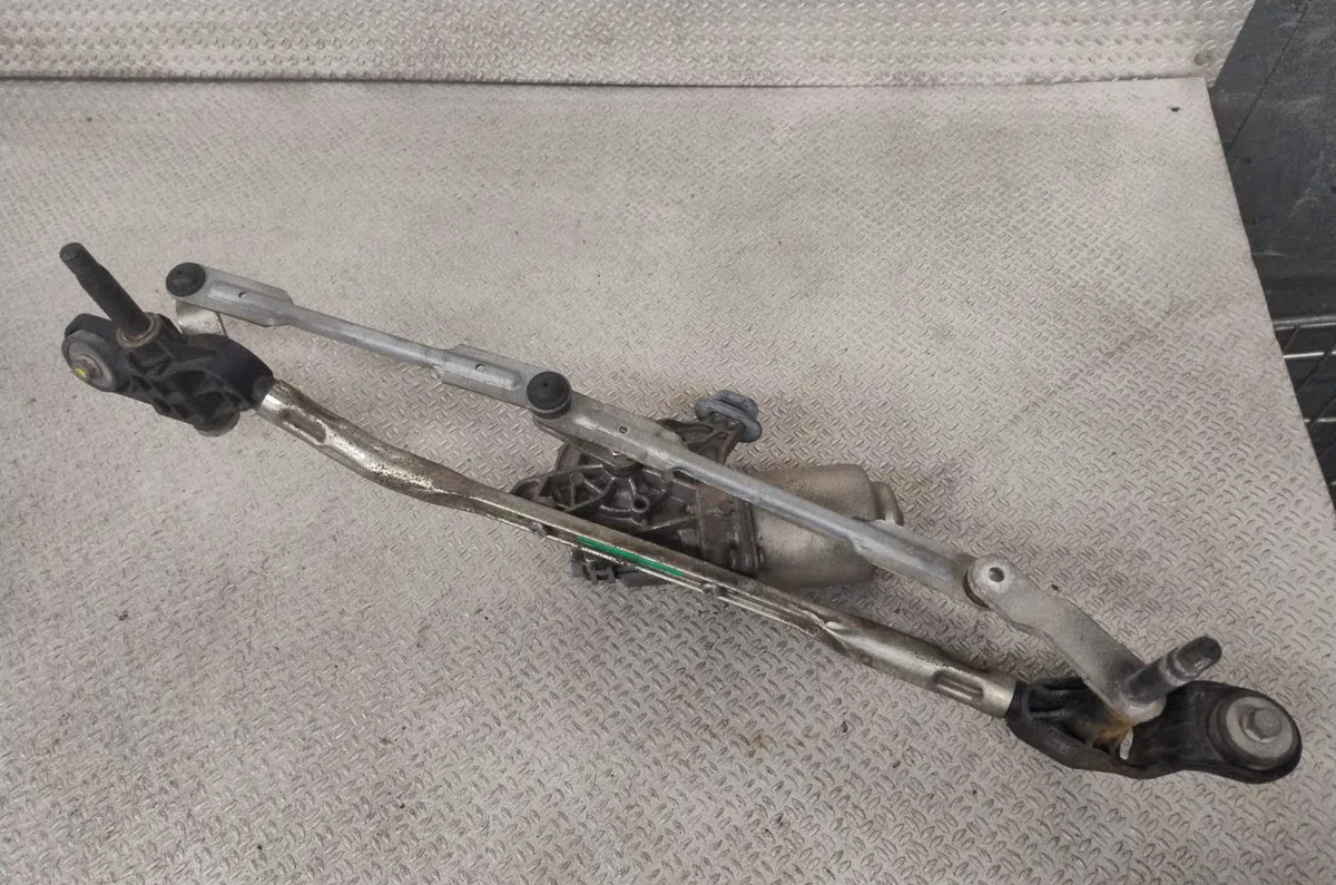 Moteur essuie-glace avant RENAULT FLUENCE  FLUENCE PHASE 1 occasion