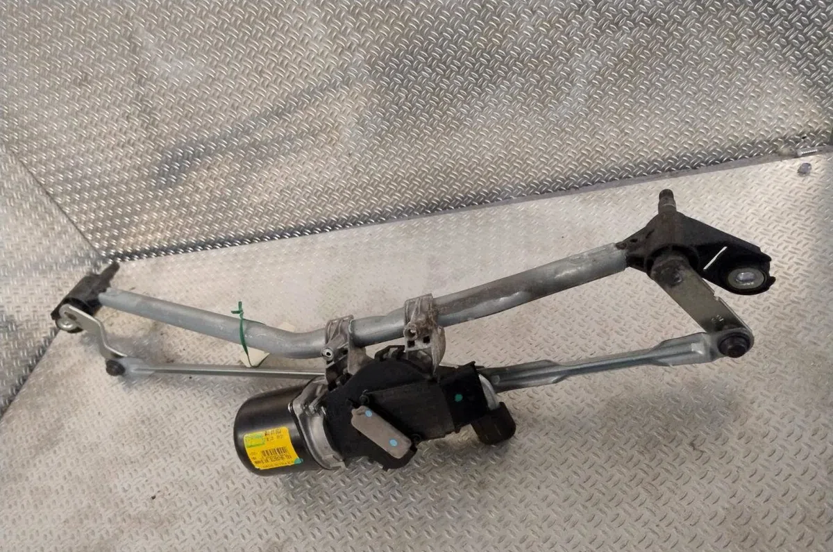 Moteur essuie-glace avant Renault KANGOO Express (FW0-1_) 1.5 dci 75 (fw07, fw10, fw04) (2010) 4 portes occasion