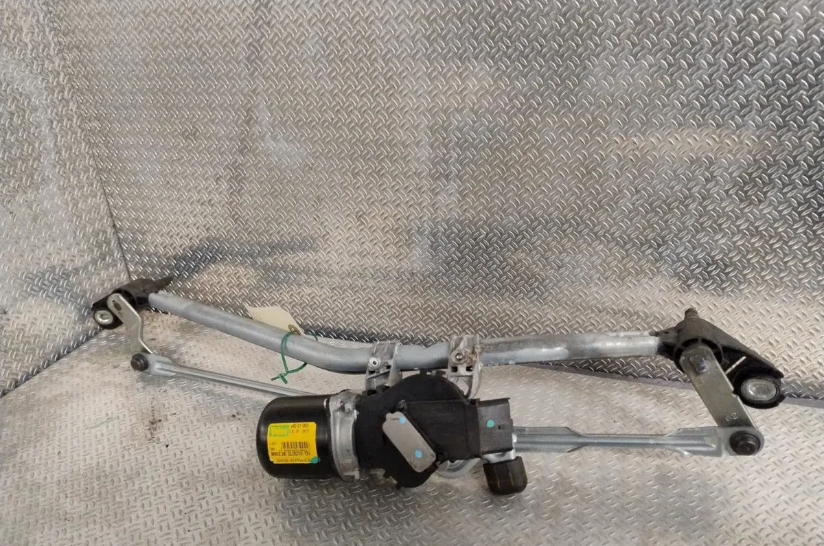 Moteur essuie-glace avant Renault KANGOO Express (FW0-1_) 1.5 dci 75 (fw07, fw10, fw04) (2010) 4 portes occasion