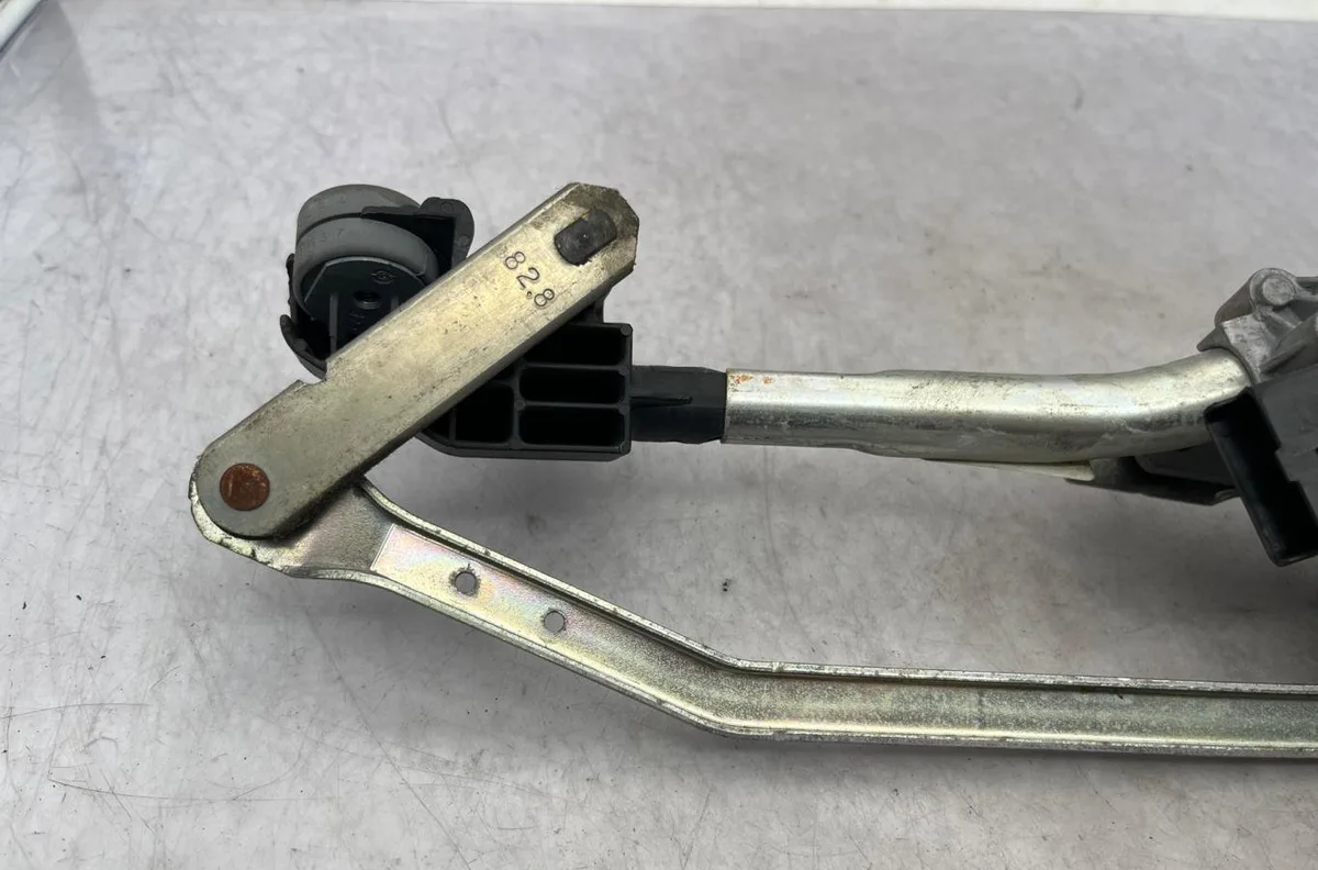 Moteur essuie-glace avant RENAULT LAGUNA 3 PHASE 2 occasion