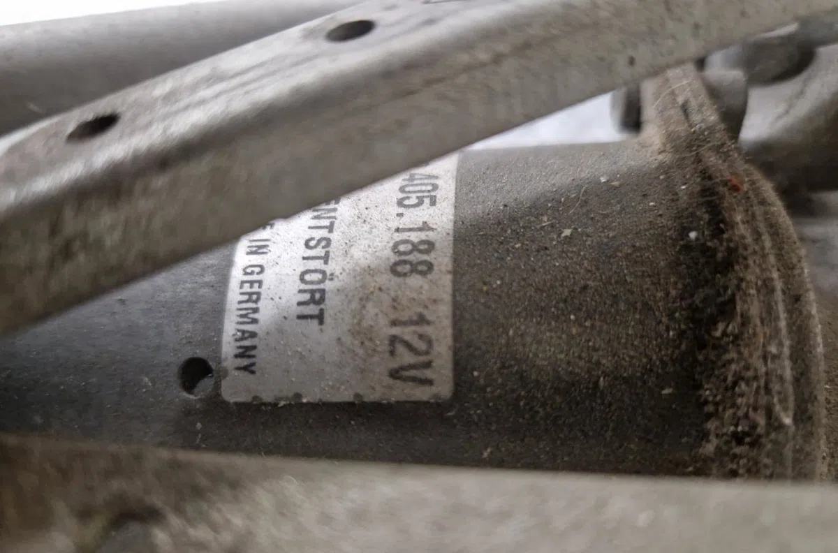 Moteur essuie-glace avant Renault LAGUNA III (BT0-1) 1.5 dci (bt00, bt0a, bt0t, bt1j) (2007-2015) 5 portes occasion