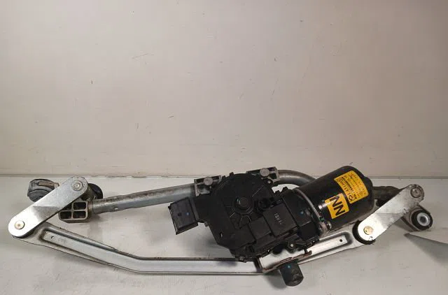 Moteur essuie-glace avant Renault LATITUDE (L70_) 2.0 dci 150 (l70h) (2011) occasion