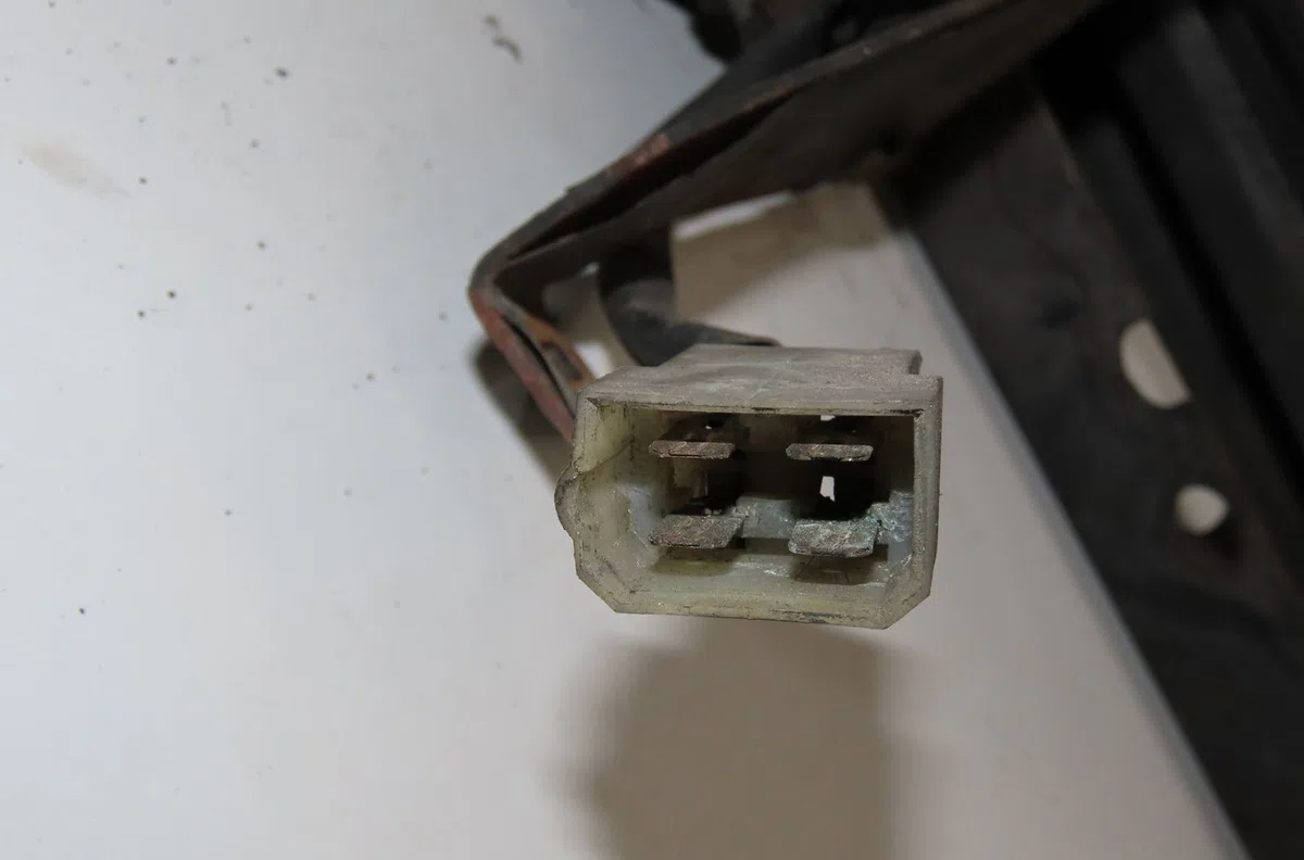 Moteur essuie-glace avant RENAULT MASTER I 1989 occasion