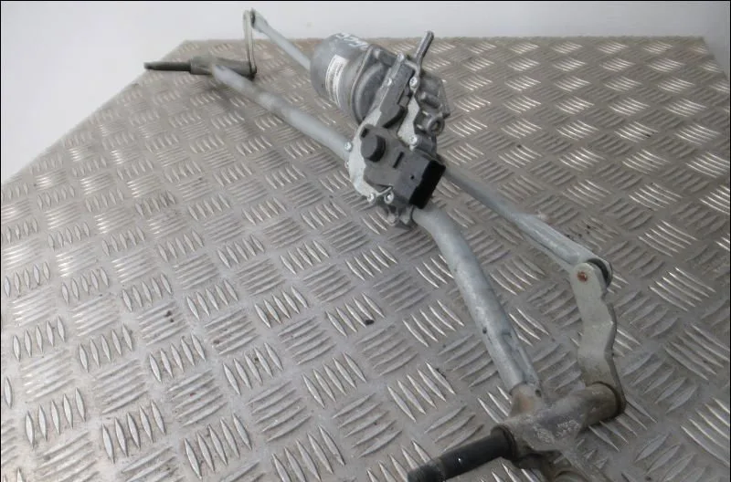 Moteur essuie-glace avant Renault MASTER III Camionnette (FV) 2.3 dci 135 fwd (fv0n, fv08) (2014) occasion