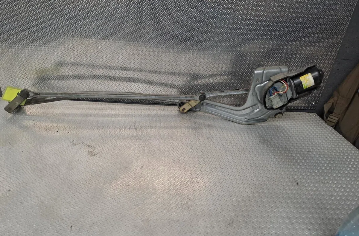 Moteur essuie-glace avant RENAULT MEGANE 1  MEGANE 1 PHASE 1 COUPE occasion