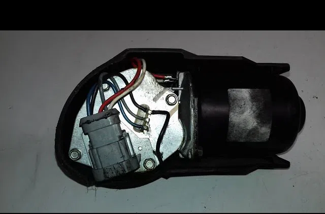 Moteur essuie-glace avant Renault MEGANE I (BA0-1_) 1.4 e (ba0e, ba0v) (1996-2003) occasion