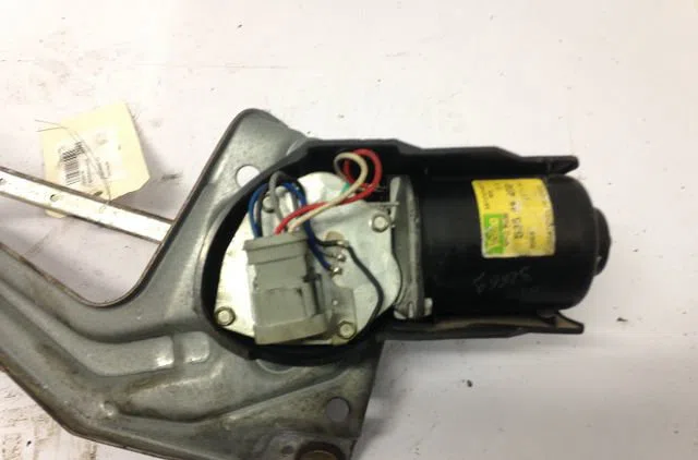 Moteur essuie-glace avant Renault MEGANE I (BA0-1_) 1.9 dti (ba08, ba0n) (1997-2001) occasion