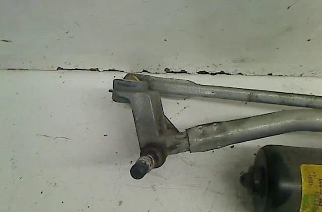 Moteur essuie-glace avant Renault MEGANE II (BM0-1_, CM0-1_) 1.5 dci (bm02, bm13, bm2a, cm02, cm13) (2003-2008) occasion