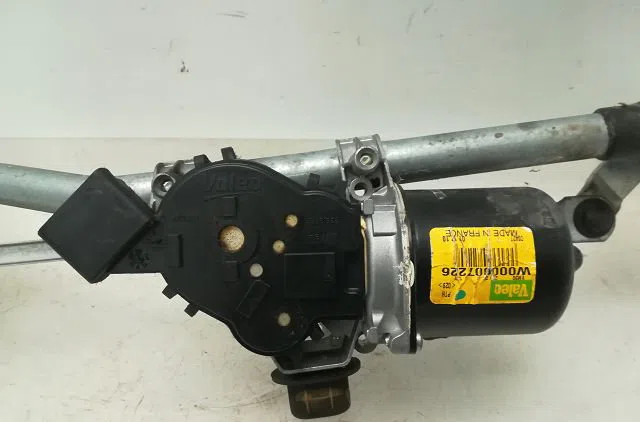 Moteur essuie-glace avant RENAULT MEGANE III 2010 occasion