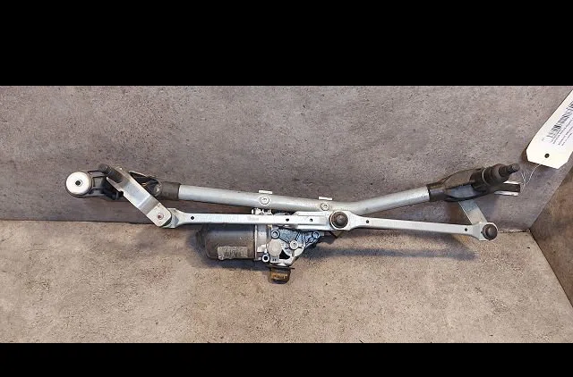 Moteur essuie-glace avant Renault MEGANE III 3-5 portes (BZ0-1_, B3_) 1.4 tce (bz0f, bz1v) (2009) occasion