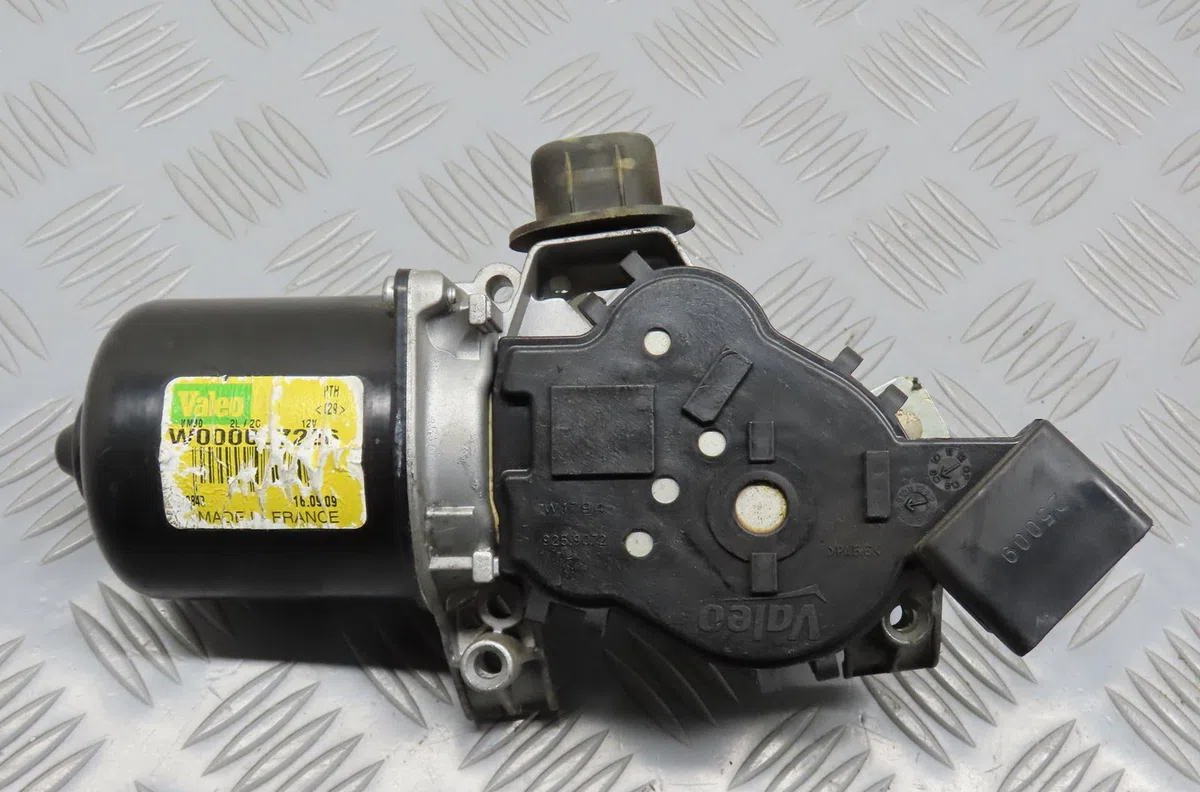 Moteur essuie-glace avant Renault MEGANE III 3-5 portes (BZ0-1_, B3_) 1.9 dci (bz0n, bz0j) (2008) occasion