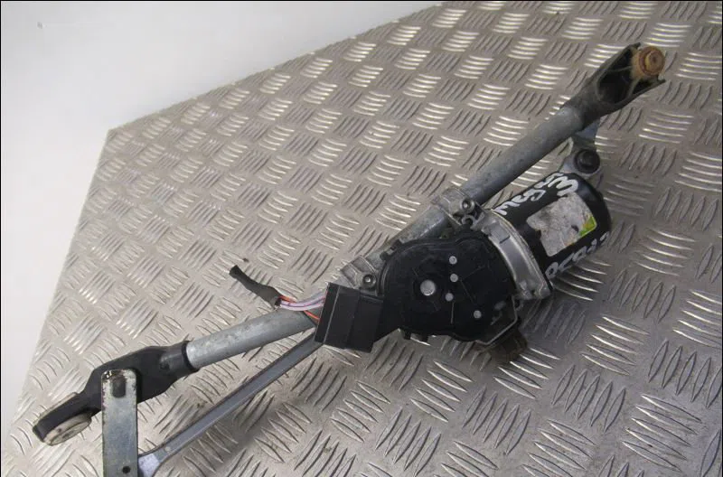 Moteur essuie-glace avant Renault MEGANE III Coupé (DZ0-1_) 1.5 dci (dz0c, dz1a) (2008-2015) occasion