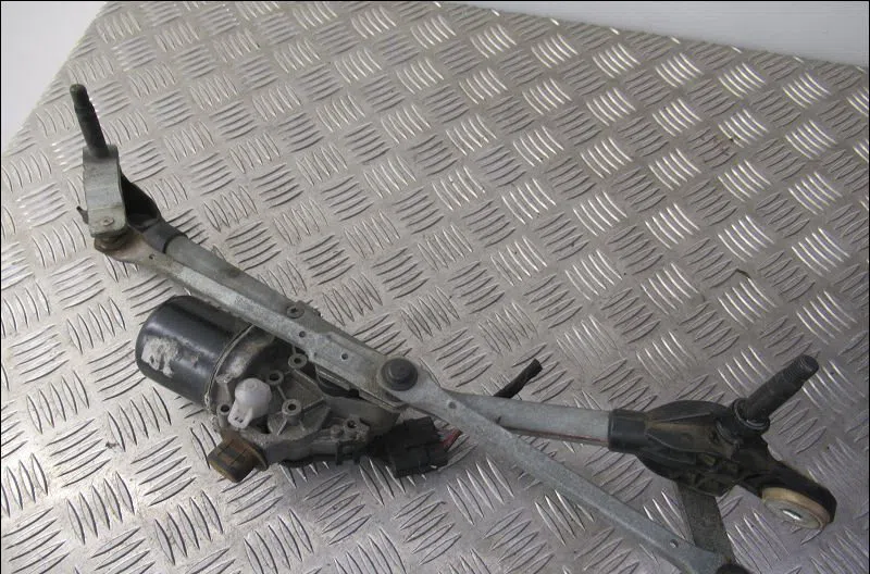 Moteur essuie-glace avant Renault MEGANE III Coupé (DZ0-1_) 1.5 dci (dz0c, dz1a) (2008-2015) occasion