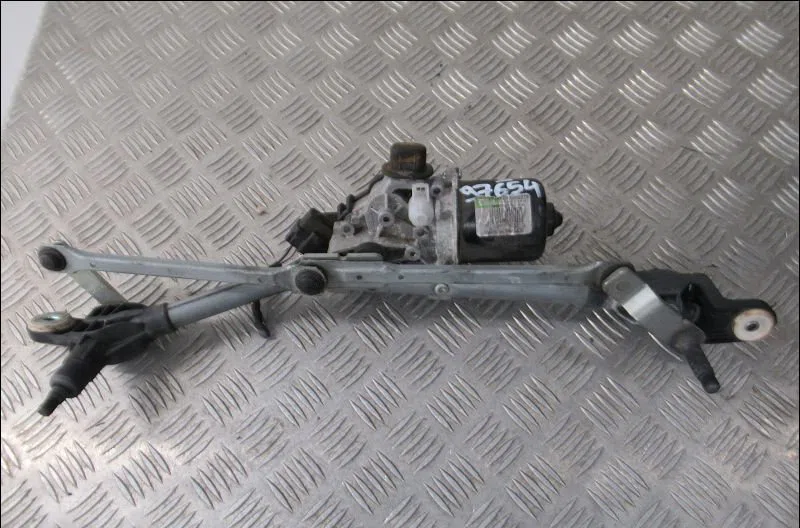 Moteur essuie-glace avant Renault MEGANE IV 3-5 portes (B9A-M-N_) 1.6 dci 130 (b9a4) (2015) occasion