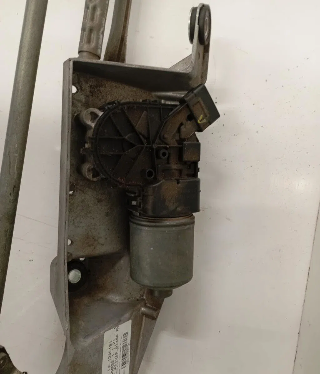 Moteur essuie-glace avant Renault MODUS - GRAND MODUS (F-JP0_) 1.2 (jp0c, jp0k, fp0c, fp0k, fp0p, jp0p, jp0t) (2004) 5 p