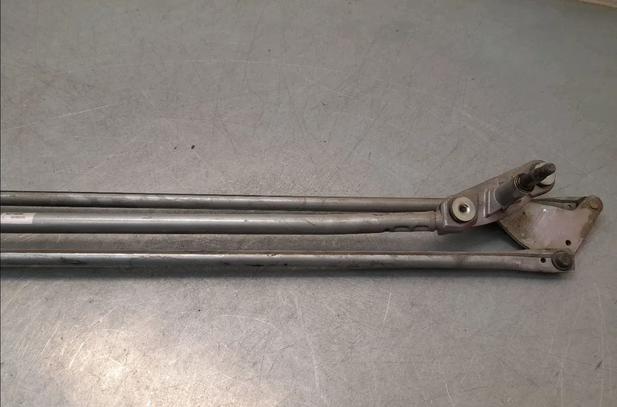 Moteur essuie-glace avant Renault MODUS - GRAND MODUS (F-JP0_) 1.5 dci (fp0f, jp0f) (2004) 5 portes occasion