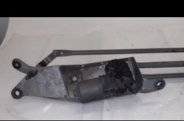 Moteur essuie-glace avant Renault MODUS - GRAND MODUS (F-JP0_) 1.6 (jp03, jp0b, jp0u, jp0y, jp1g) (2004) occasion