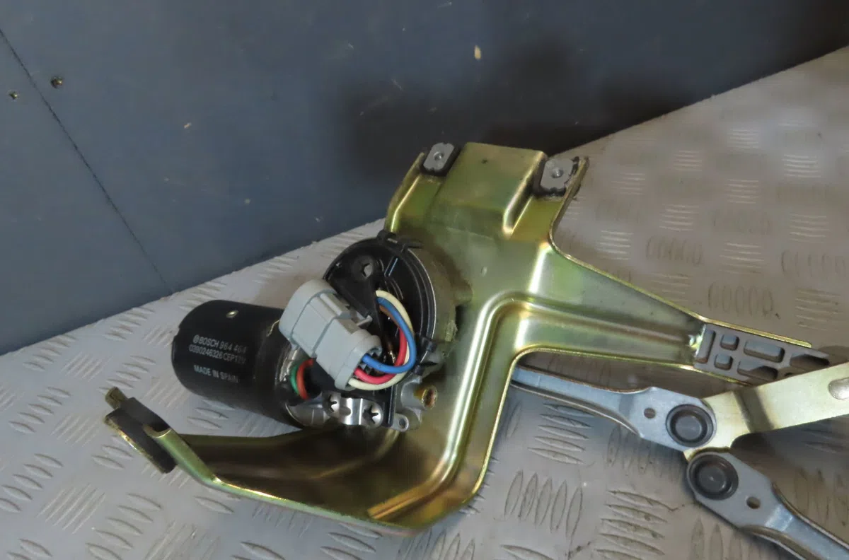 Moteur essuie-glace avant RENAULT R19 1994 occasion