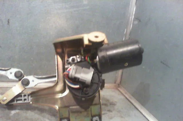 Moteur essuie-glace avant RENAULT R19 1994 occasion