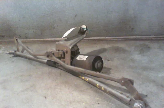 Moteur essuie-glace avant RENAULT R5 1989 occasion