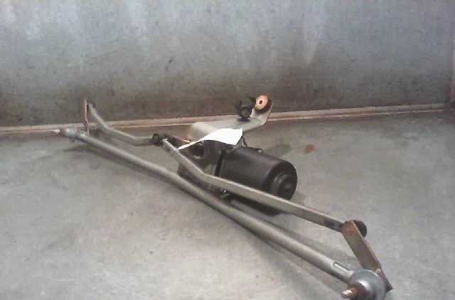 Moteur essuie-glace avant RENAULT R5 1993 occasion