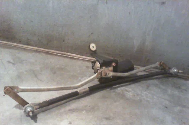 Moteur essuie-glace avant RENAULT R5 1996 occasion