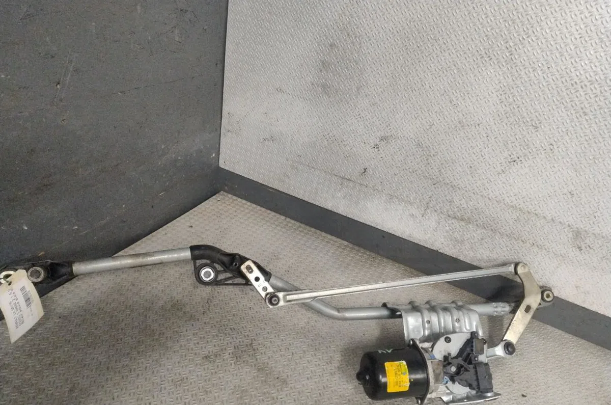 Moteur essuie-glace avant Renault SCÉNIC II (JM0-1_) 1.5 dci (jm1f) (2005-2008) occasion