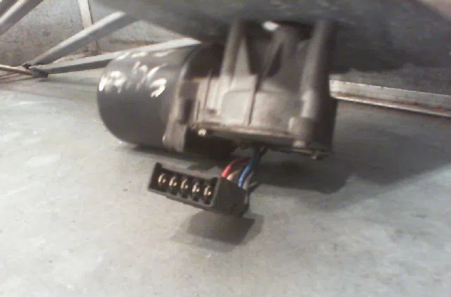 Moteur essuie-glace avant RENAULT TRAFIC 1999 occasion