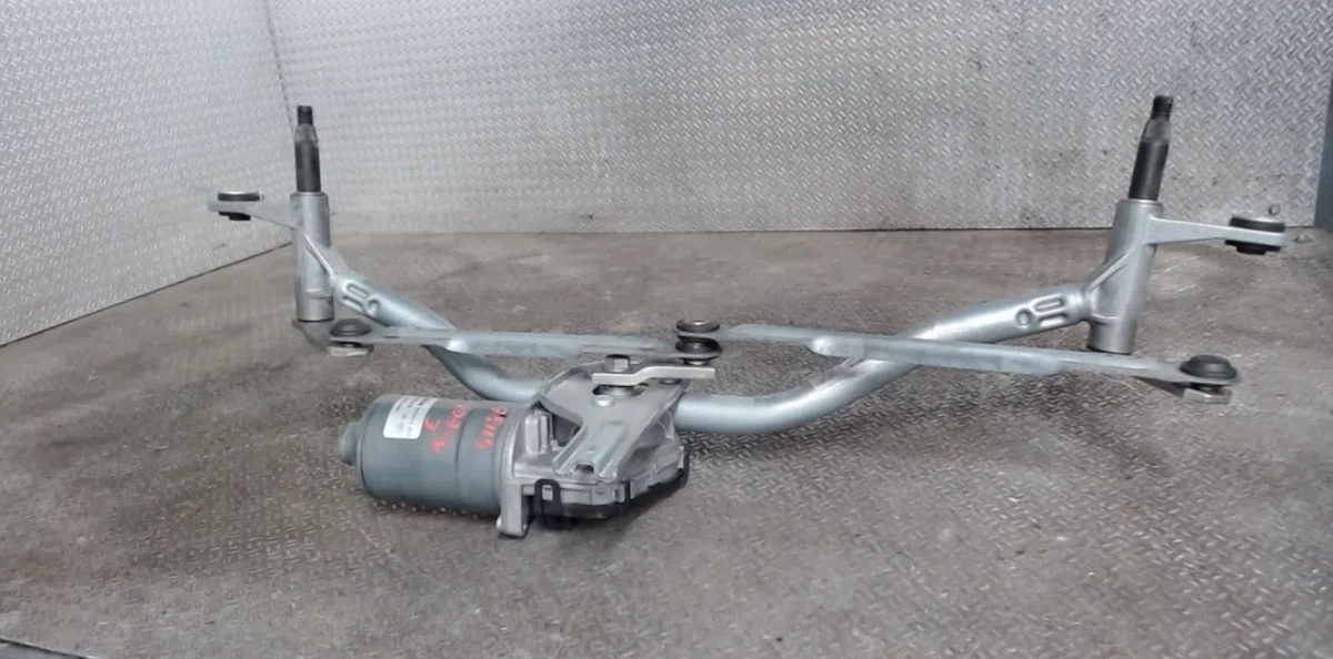 Moteur essuie-glace avant RENAULT TRAFIC 3 COURT  TRAFIC 3 COURT PHASE 2 occasion