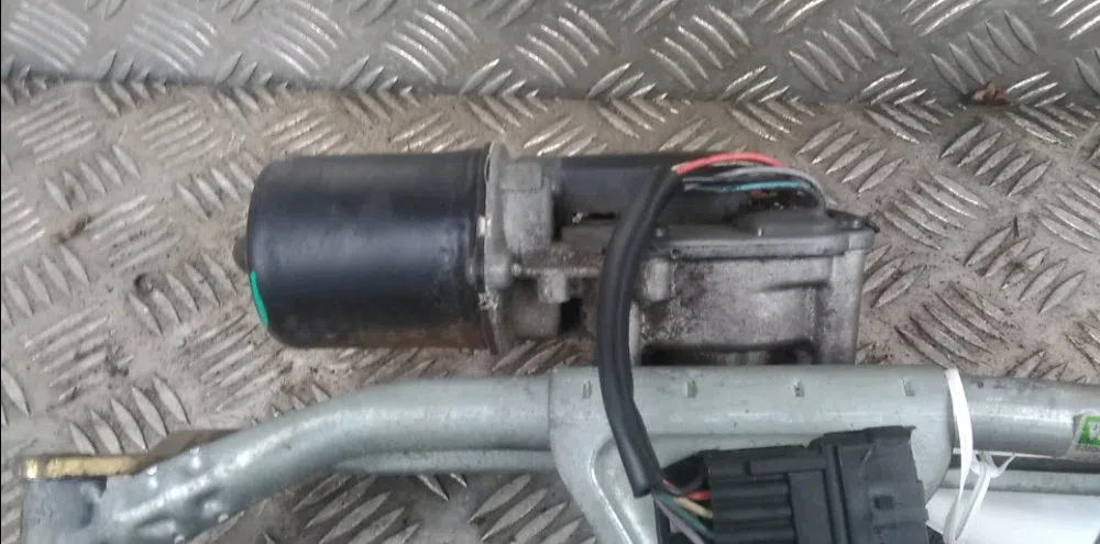 Moteur essuie-glace avant Renault TRAFIC II Camionnette (FL) 1.9 dci 100 (fl0c) (2001-2006) occasion
