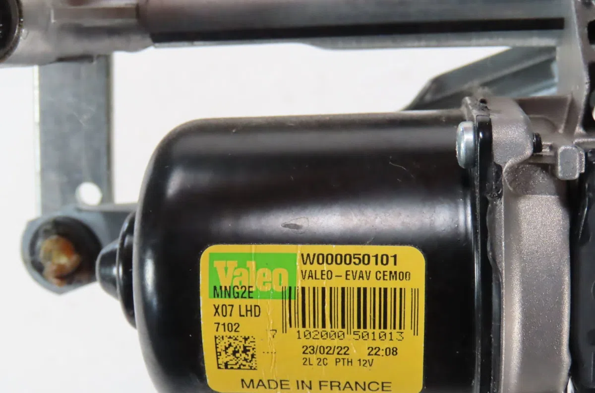 Moteur essuie-glace avant Renault TWINGO III (BCM_, BCA_) 1.0 sce 65 (bcmj) (2019) occasion