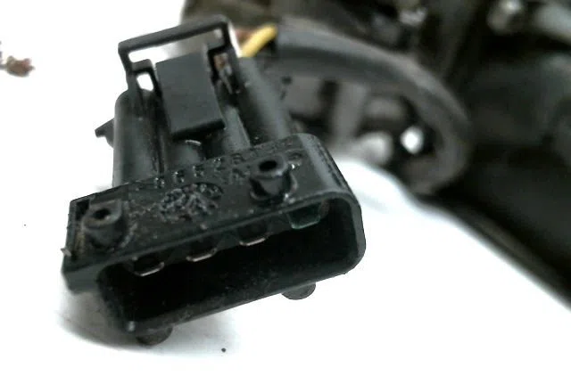 Moteur essuie-glace avant SAAB 9-3 1.9 TD FAP 120 VALKOMMEN occasion