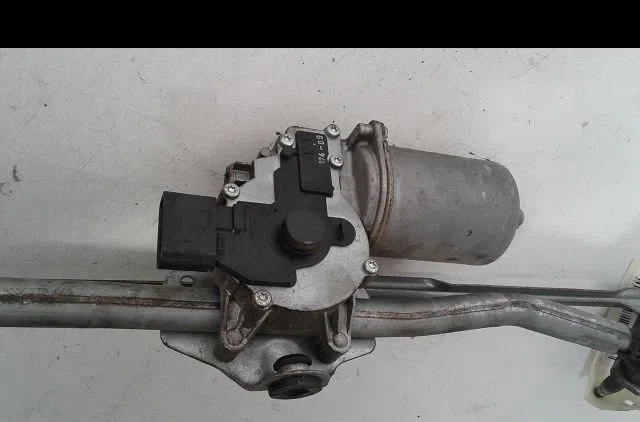 Moteur essuie-glace avant Skoda FABIA II Combi (545) 1.4 tdi (2007-2010) occasion