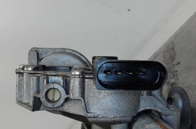 Moteur essuie-glace avant Skoda ROOMSTER (5J7) 1.9 tdi (2006-2010) 5 portes occasion