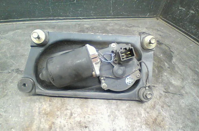 Moteur essuie-glace avant Suzuki GRAND VITARA I (FT, HT) 2.0 td 4x4 (sq 420d) (1998-2003) occasion
