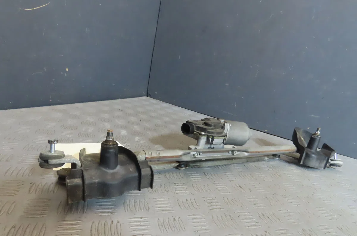Moteur essuie-glace avant SUZUKI SWIFT 2012 occasion