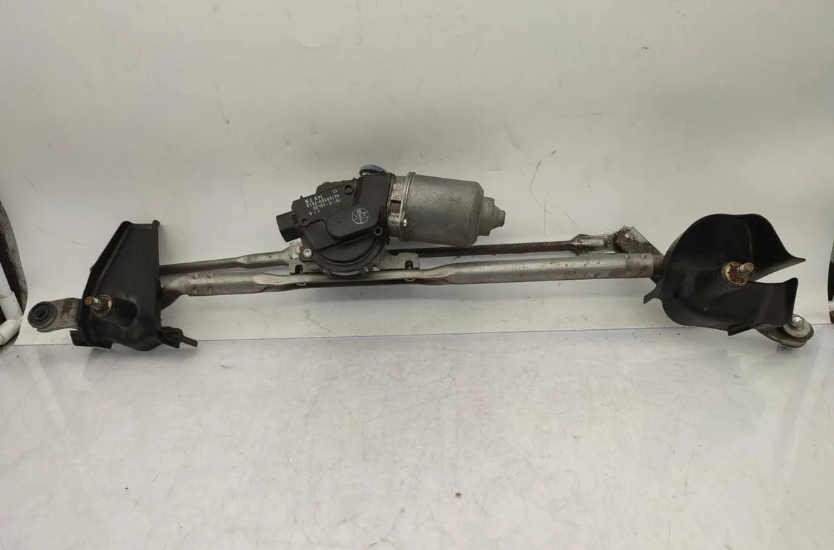 Moteur essuie-glace avant SUZUKI SWIFT 4 occasion