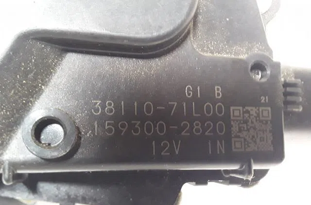Moteur essuie-glace avant Suzuki SWIFT IV (FZ, NZ) 1.2 4x4 (azh 412) (2010) occasion