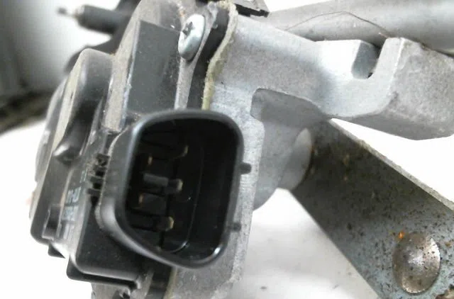 Moteur essuie-glace avant Suzuki SWIFT IV (FZ, NZ) 1.2 (azh 412) (2010) occasion