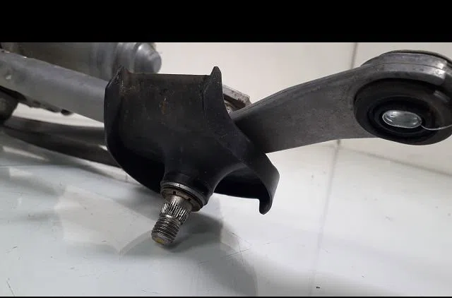 Moteur essuie-glace avant Toyota AURIS (_E18_) 2.0 d-4d (ade186_) (2012-2015) occasion