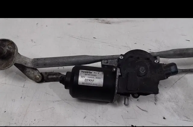Moteur essuie-glace avant Toyota AVENSIS Break (_T25_) 2.0 d-4d (adt250_) (2006-2008) occasion
