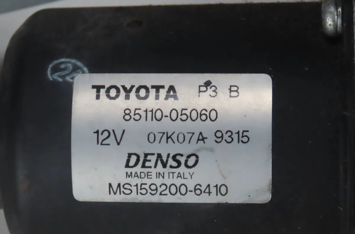 Moteur essuie-glace avant Toyota AVENSIS Break (_T27_) 2.0 d-4d (adt270_) (2011-2018) occasion