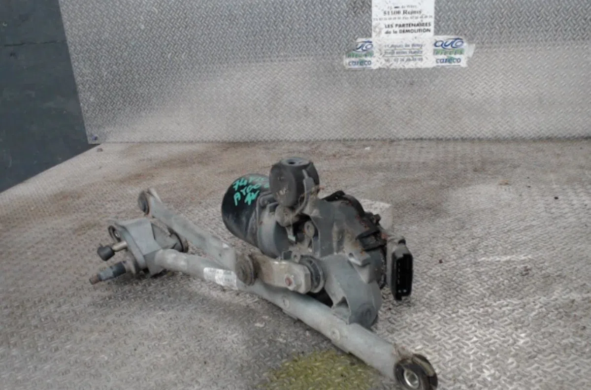 Moteur essuie-glace avant Toyota AYGO (_B1_) 1.4 hdi (wnb10_) (2005-2010) occasion