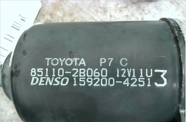 Moteur essuie-glace avant Toyota CELICA Coupé (_T23_) 1.8 16v vt-i (zzt230_) (1999-2005) occasion