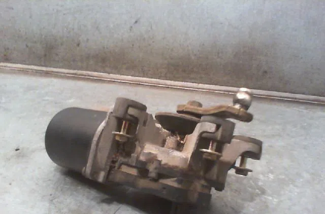 Moteur essuie-glace avant TOYOTA COROLLA 2000 occasion