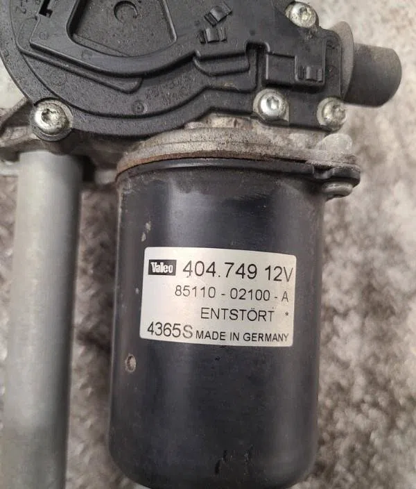 Moteur essuie-glace avant Toyota COROLLA (_E12_) 1.4 d (nde120_) (2004-2007) 5 portes occasion