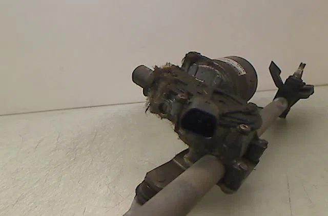 Moteur essuie-glace avant Toyota COROLLA (_E12_) 2.0 d-4d (cde120r_, cde120l_) (2002-2006) occasion