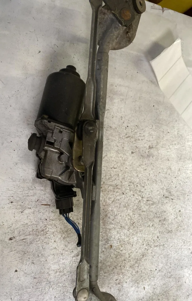 Moteur essuie-glace avant TOYOTA COROLLA VERSO 1 occasion