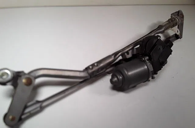 Moteur essuie-glace avant Toyota IQ (_J1_) 1.4 d-4d (nuj10_) (2009-2015) occasion